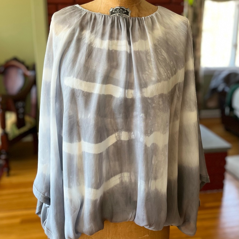 Tie-Dye Cape Sleeve by Baci Amici